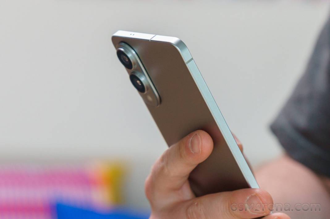 Samsung’dan Yeni Galaxy S25 Edge Hamlesi! 4