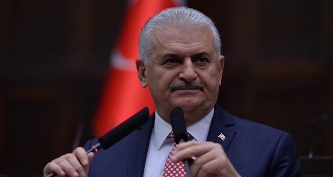 Başbakan Yıldırım açıkladı, salon ayağa kalktı