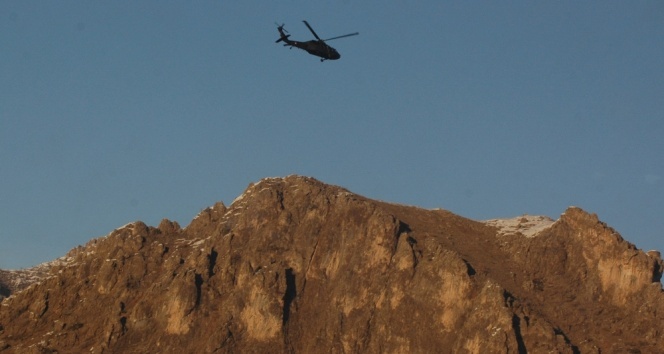 Tunceli'de helikopter düştü!