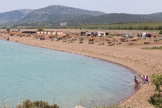 Beyşehir’in Plajları Tatilcileri Bekliyor