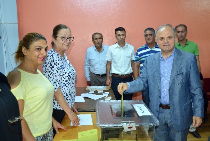 Mersin’de Siyasiler Oyunu Kullandı