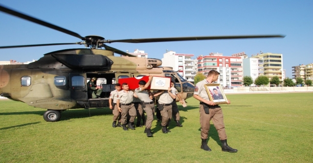 Şehit Uzman Çavuş Gülnarın Naaşı Askeri Helikopterle Silifkeye Getirildi