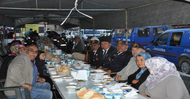 Sarıveliler Halkı Belediyenin İftarında Biraraya Geldi