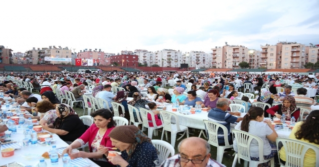 Toroslarda Vatandaşlar İftarda Buluştu