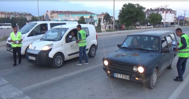 Ramazan Boyunca Cihanbeyliden Geçen Yolculara İftariyelik Dağıtıldı