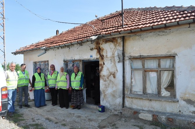 Seydişehir’de Yaşlıların Evleri Temizleniyor