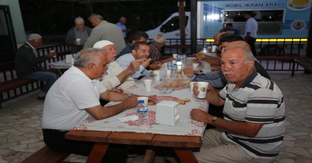 Başkan Tollu, Avgadı Yaylasında Vatandaşlarla Buluştu