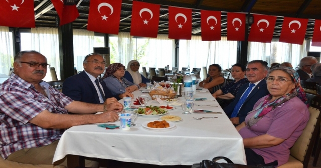 Büyükşehir Belediyesinden, Kıbrıs Şehitlerinin Aileleri Ve Gaziler Onuruna Yemek