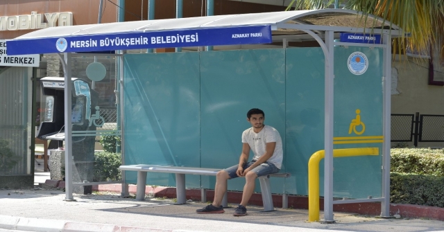 Mersinde Otobüs Durakları Yenileniyor