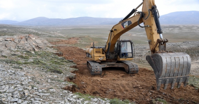 Mersinde 3 Bin Metre Rakımda Yol Yapım Çalışması