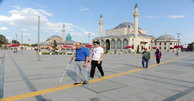 Konyada Engelleri Kaldıran Yollar Yapılıyor