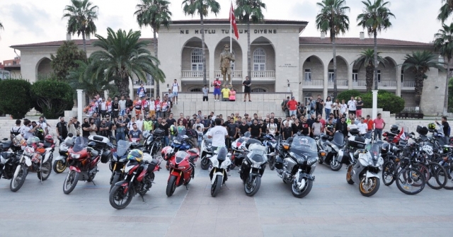 Motorculardan Sessiz Protesto