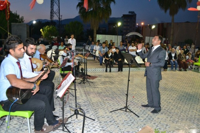 Bozyazı’da Türk Halk Müziği Korosu’ndan Açılış Konseri