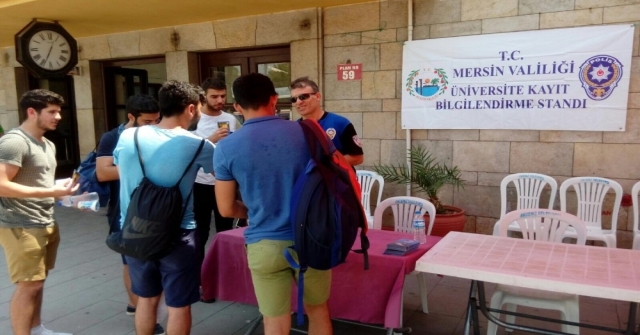 Mersin Emniyetinden Üniversite Öğrencilerine Kayıt Desteği