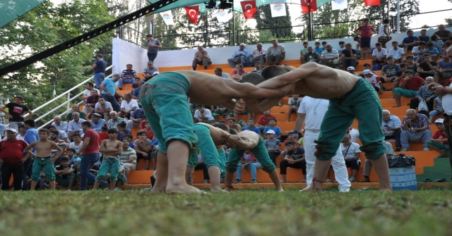 Toroslarda Karakucak Güreşleri Nefes Kesti