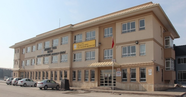 İmkanları Cezbetti, Öğrenciler Kostaki Bu Okula Akın Etti