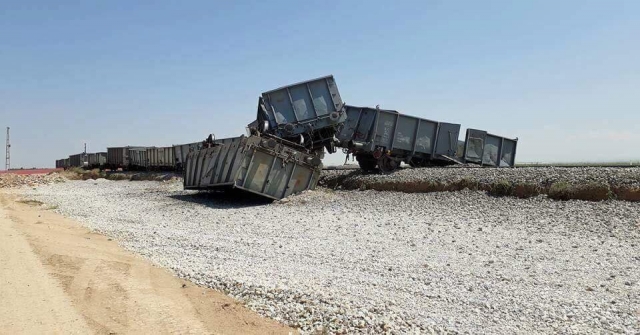 Karamanda Yük Treni Raydan Çıktı