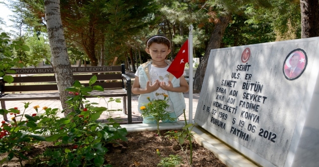 Konyada Mezarlıklarda Ve Şehitliklerde Ziyaretçi Yoğunluğu