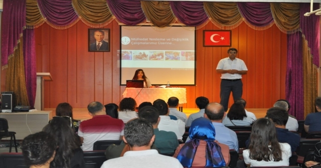 Kuluda Öğretmenlere Yenilenen Müfredat Tanıtım Semineri Verildi