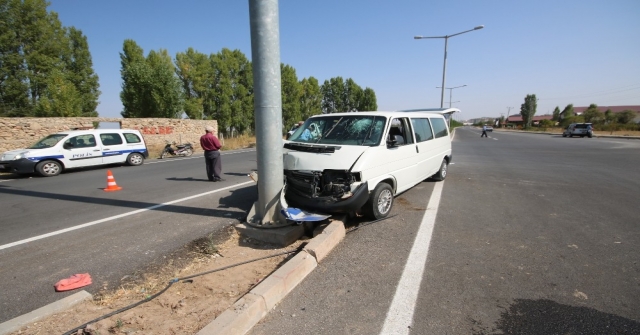 Konyada Düğün Yolunda Kaza: 5 Yaralı