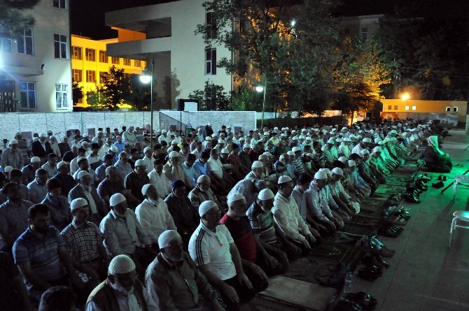 NEÜ’de Gök Kubbe Altında Ramazan Geceleri