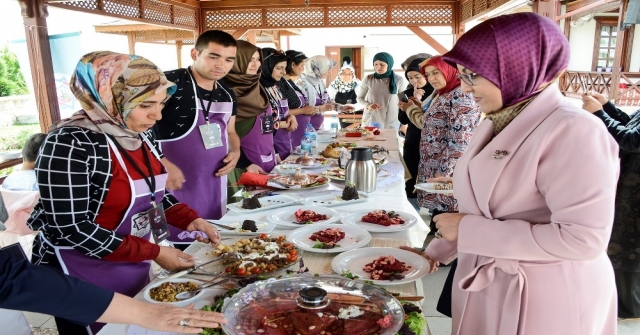 Konyada Bayat Ekmekten Yemek Yarışması Yapıldı