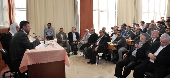 NEÜ’de “İslami Düşüncede Vasatilik” Konulu Konferans