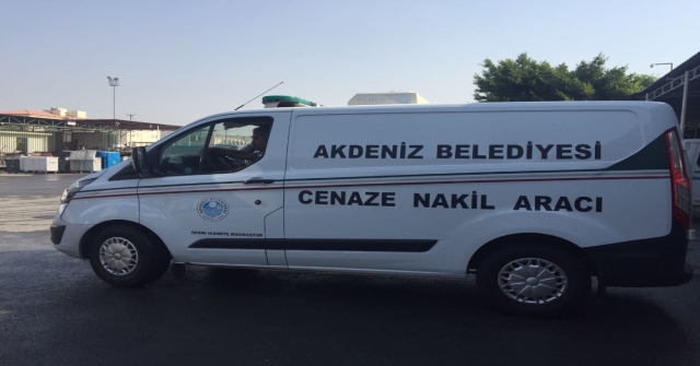 Akdeniz Belediyesi, Acılı Gününde De Vatandaşı Yalnız Bırakmıyor