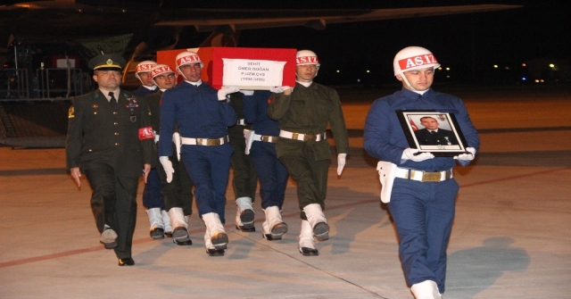 Karamanlı Şehit Asker Ömer Doğanın Cenazesi Konyaya Getirildi