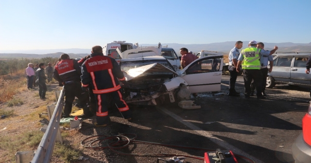 Mersinde Trafik Kazası: 1İ Çocuk, 10 Yaralı