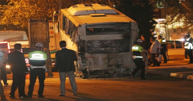 Mersinde Bombalı Saldırının Düzenlendiği Polis Servis Aracı Olay Yerinden Kaldırıldı