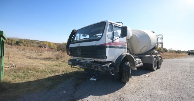 Beyşehir Ve Hüyükte Trafik Kazaları: 4 Yaralı