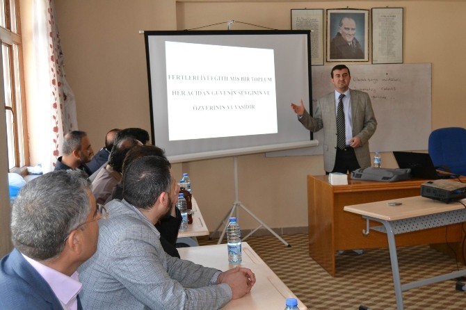Kulu’da Din Görevlilerine Vaaz Dersi