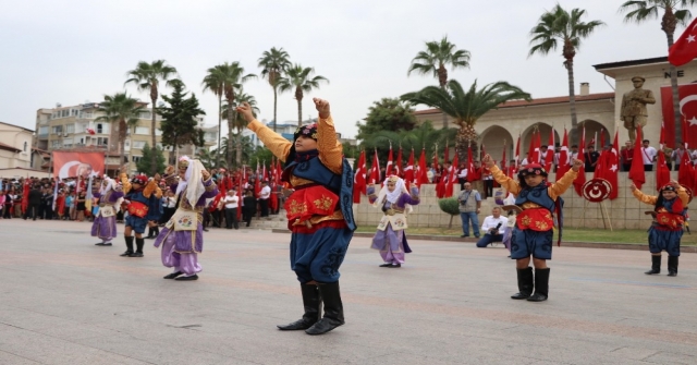 Mersinde Cumhuriyet Bayramı Coşkuyla Kutlandı