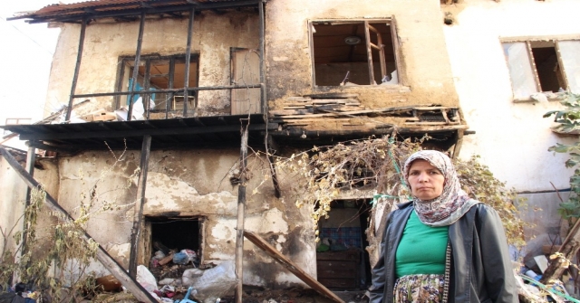 Yangında Tüm Eşyaları Yandı, O İse Sadece Kış İçin Kömür İstedi