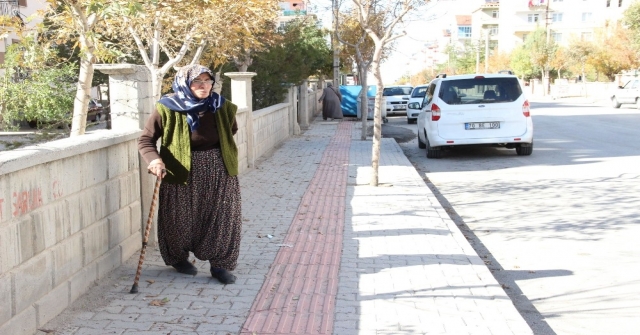 Bisikletli Kapkaççı Yaşlı Kadının Cüzdanını Alarak Kaçtı