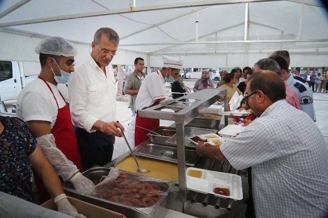 Mezitlililer Ramazan’ın İlk İftarında Bir Araya Geldi