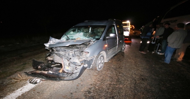 Hüyükte Zincirleme Trafik Kazası: 2 Yaralı