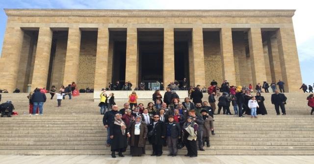 Mezitli Belediyesi, Vatandaşları Anıtkabire Götürdü