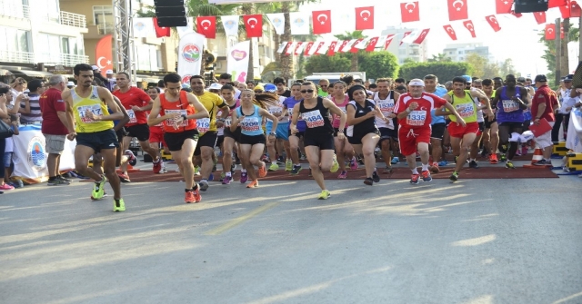 Öğrenciler Mersin Maratonunu Resmedecek