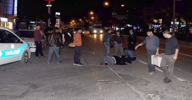 Motosiklet Tutkunu Yaşlı Adam Hayatını Kaskı Ve Sırt Çantasına Borçlu