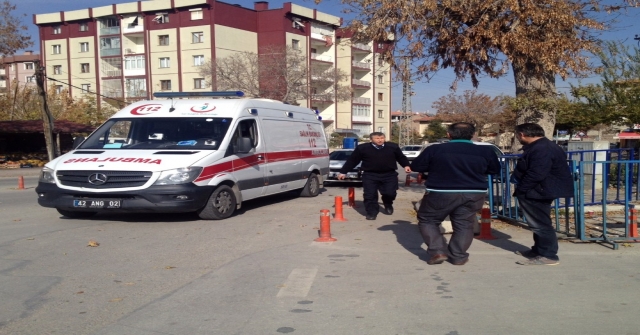 Polis Merkezi Bahçesindeki Tartışma Kanlı Bitti: 2 Yaralı