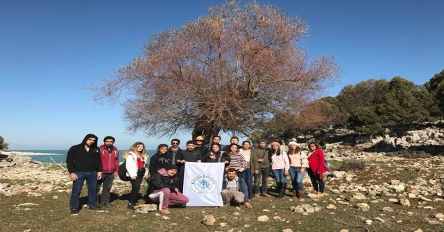 Beyşehirde Üniversite Öğrencileri Adada Kamp Yaptı