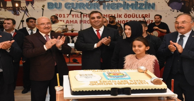 Tarsus Belediyesinde Ödül Kutlaması