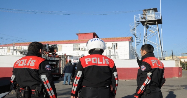 Cezaevinde İsyan Ve Yangın Çıktı Sandılar, Tatbikat Çıktı