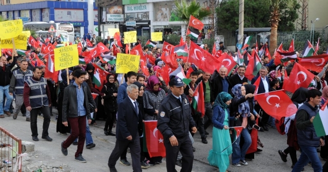 Mersinde Kudüs İçin El Ele Yürüyüşü