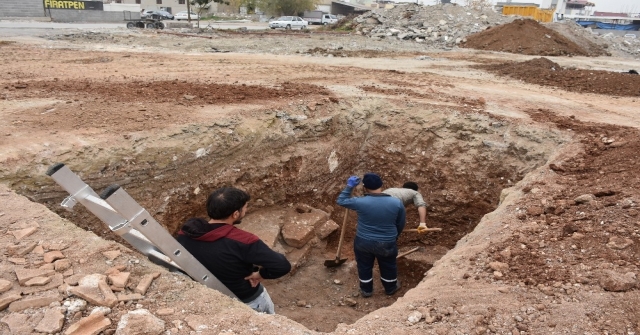 Tarsusta Kazı Çalışmalarında Lahit Bulundu