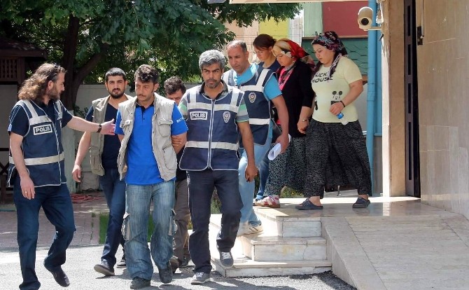 Çıplak Fotoğraflı Şantaj Yapan Karı Kocalı Çete Yakalandı