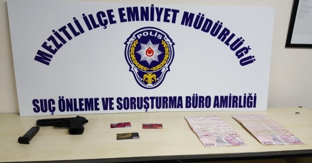 Polisim Diyerek 18 Bin 600 Lira Dolandırdı