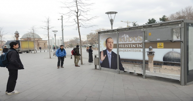 Büyükşehirden “Kudüs Filistinin Başkentidir” Temalı Otobüs Durağı